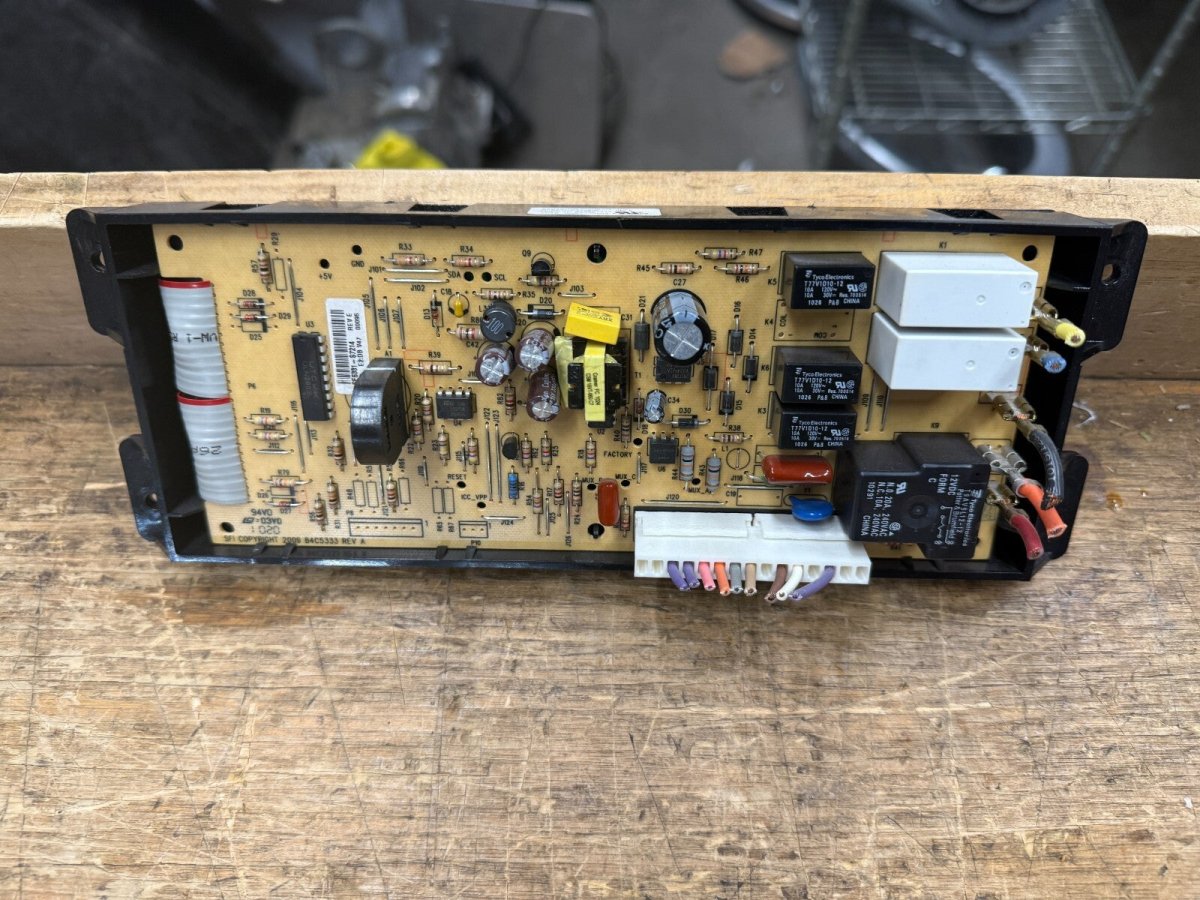 00676821 Bosch Oven Range Control Board - ApplianceSolutionsHub