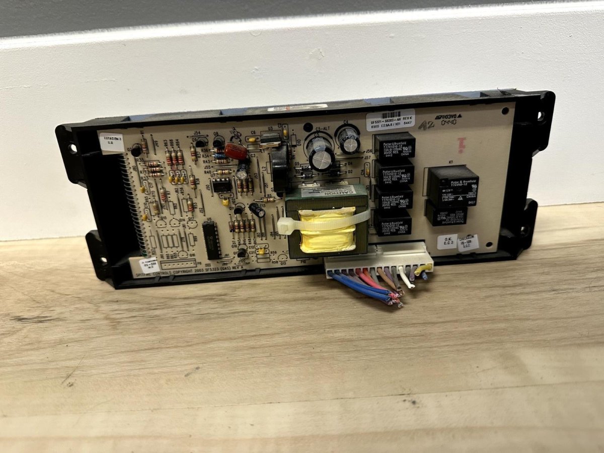 GENUINE OEM FRIGIDAIRE Range Control Board (White) 316418303 1864819 314523033 - ApplianceSolutionsHub