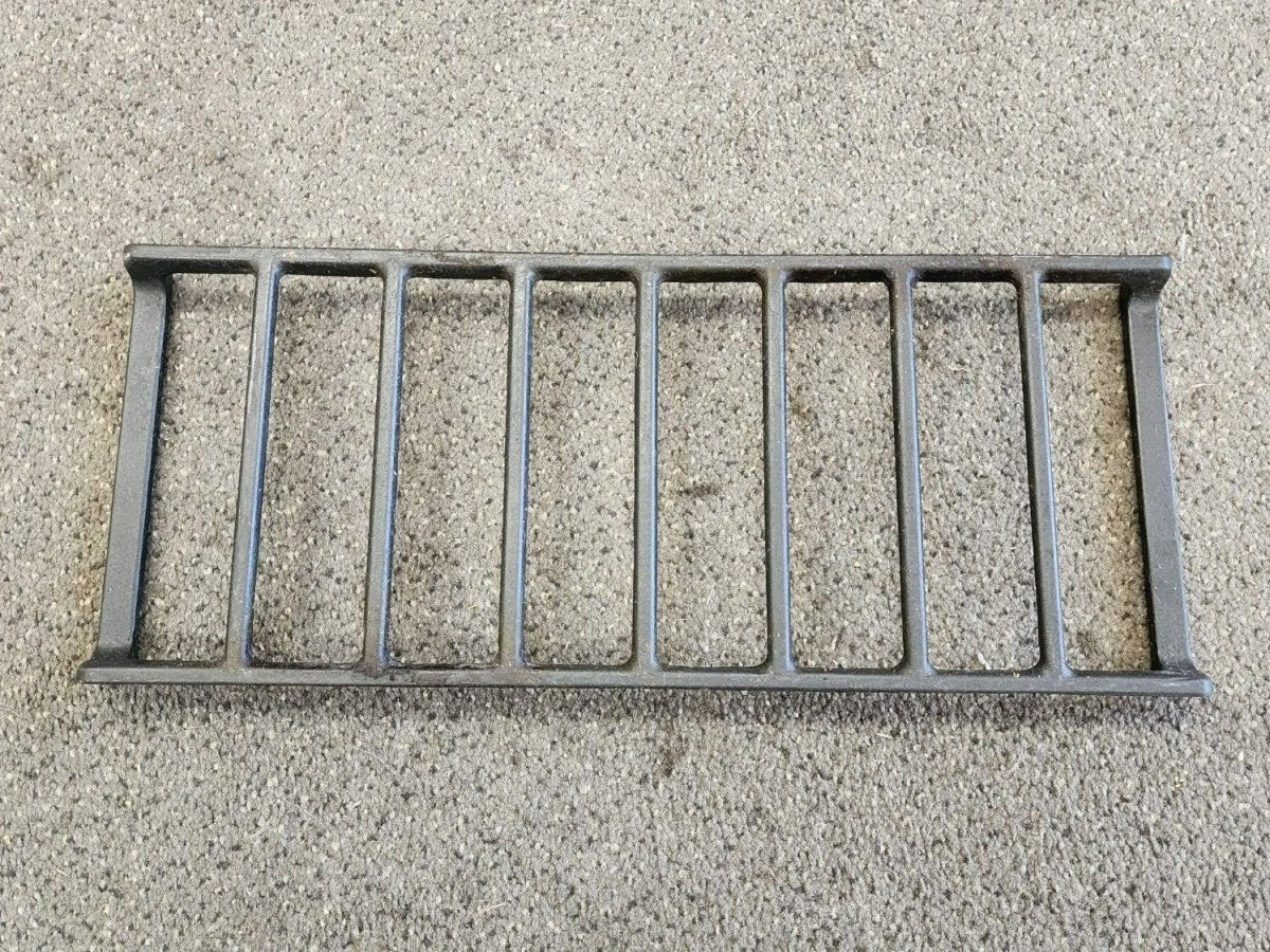 318221724 FRIGIDAIRE CENTER RANGE OVEN BURNER GRATE - ApplianceSolutionsHub
