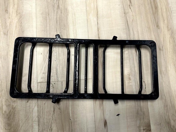 WP8522846 Whirlpool Maytag Amana Range Oven Center Burner Grate - ApplianceSolutionsHub