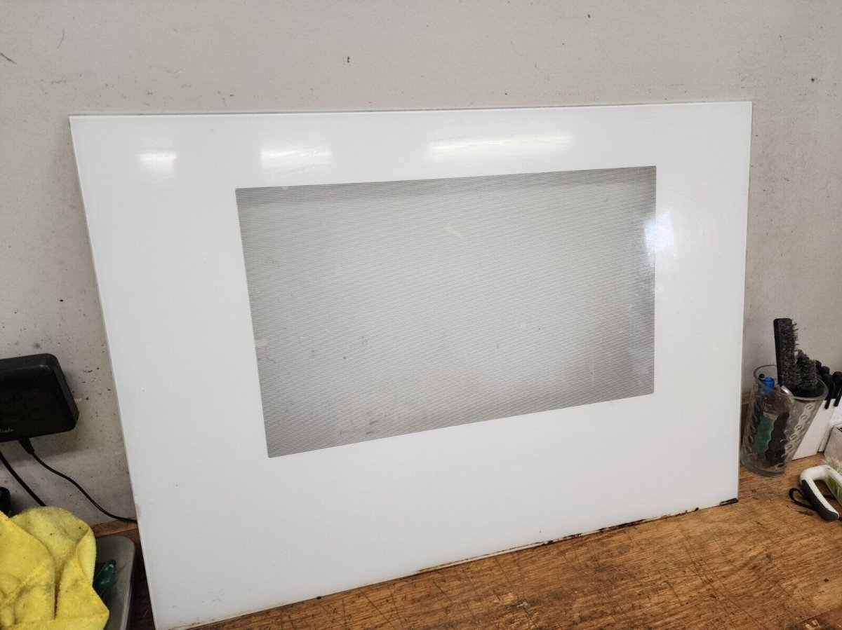 316559108 FRIGIDAIRE OVEN OUTER DOOR GLASS 29 5/8" x 21" - ApplianceSolutionsHub