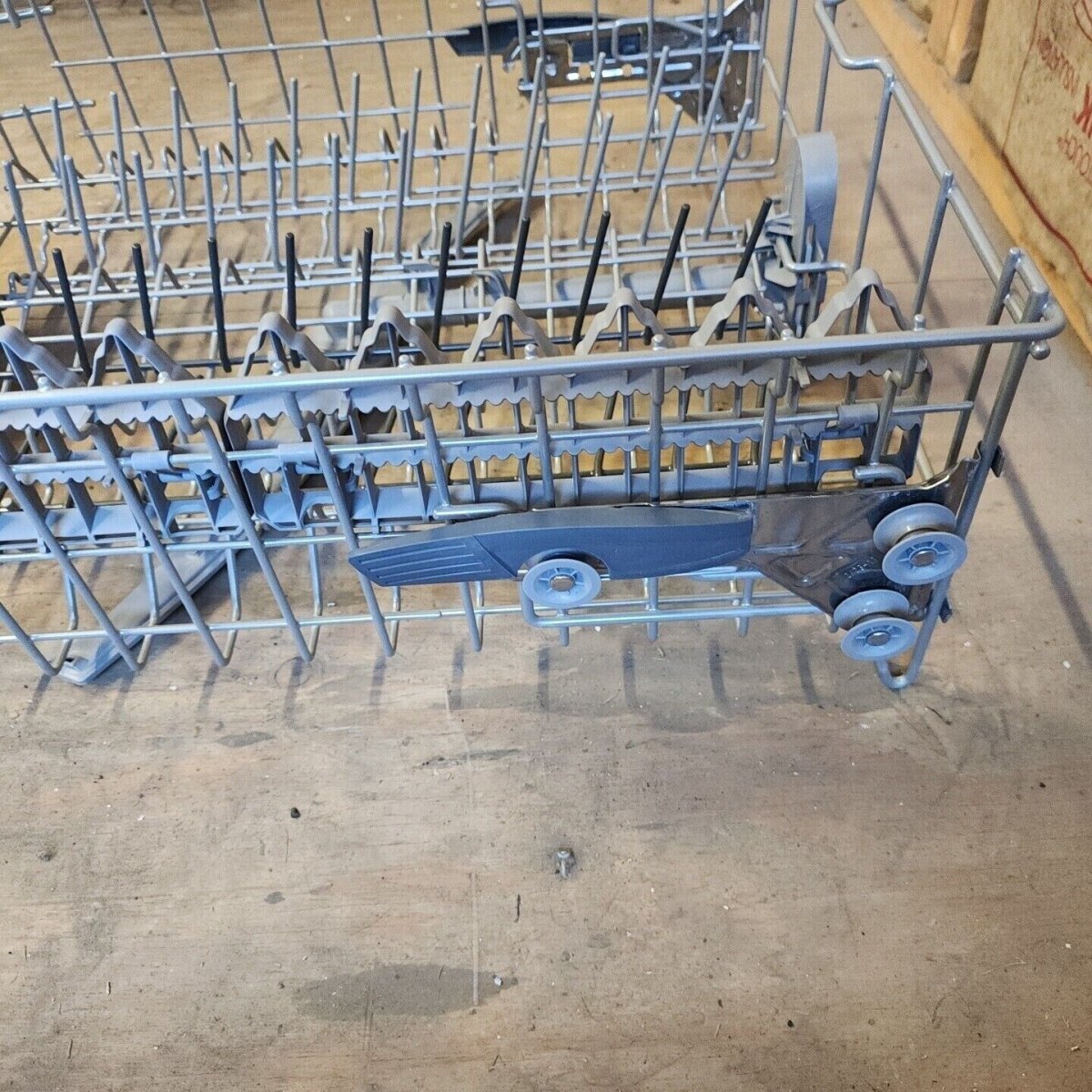 Bosch Dishwasher Upper Rack 00689874 - ApplianceSolutionsHub