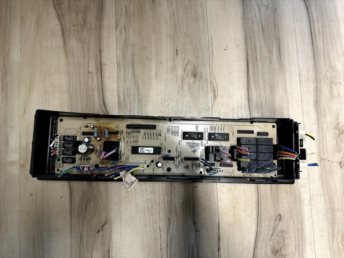 BROKEN NO DISPLAY! KITCHENAID Double Oven Control Board # 8302305 8302301 - ApplianceSolutionsHub